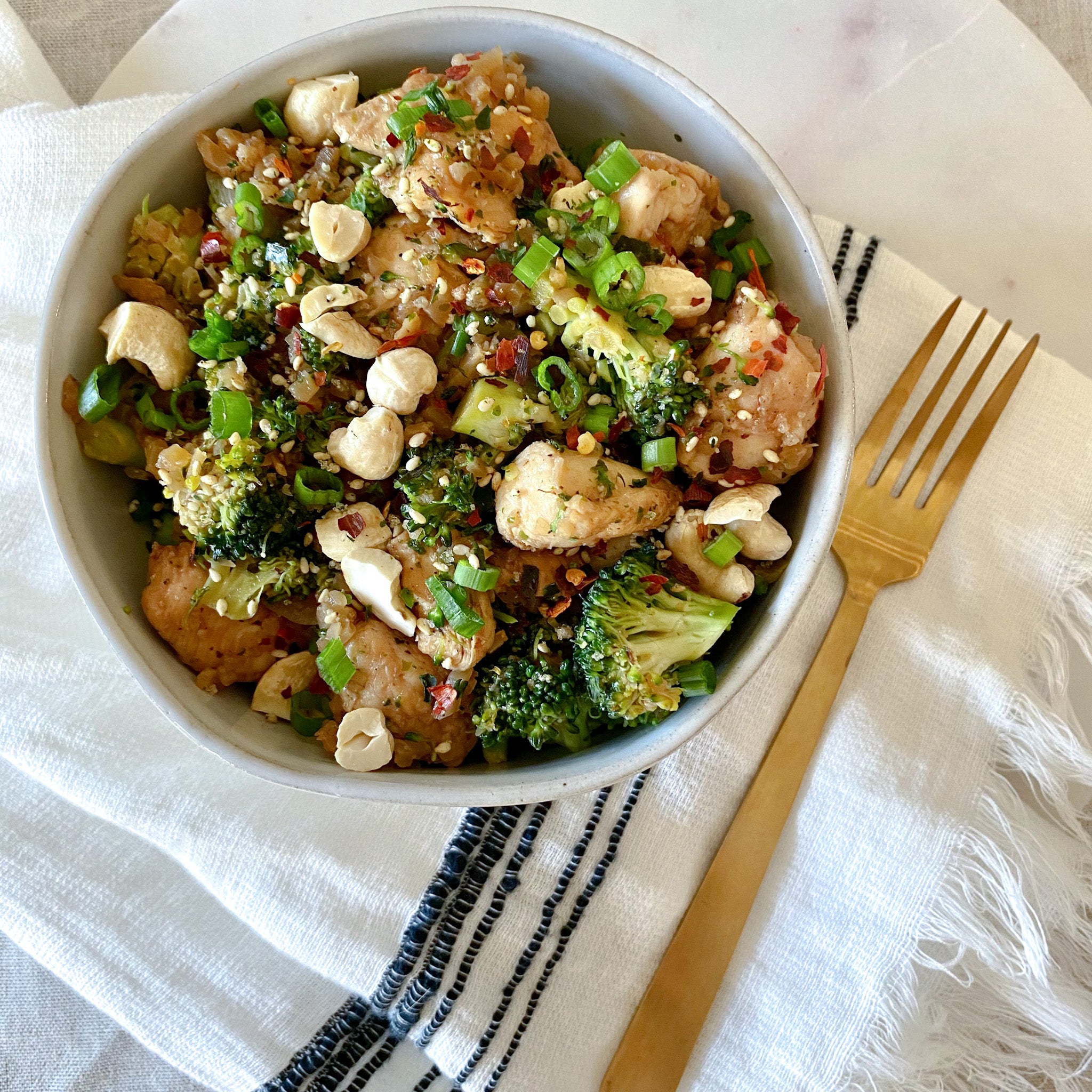 Cashew Broccoli Chicken Bowls – Sarah Wragge Wellness