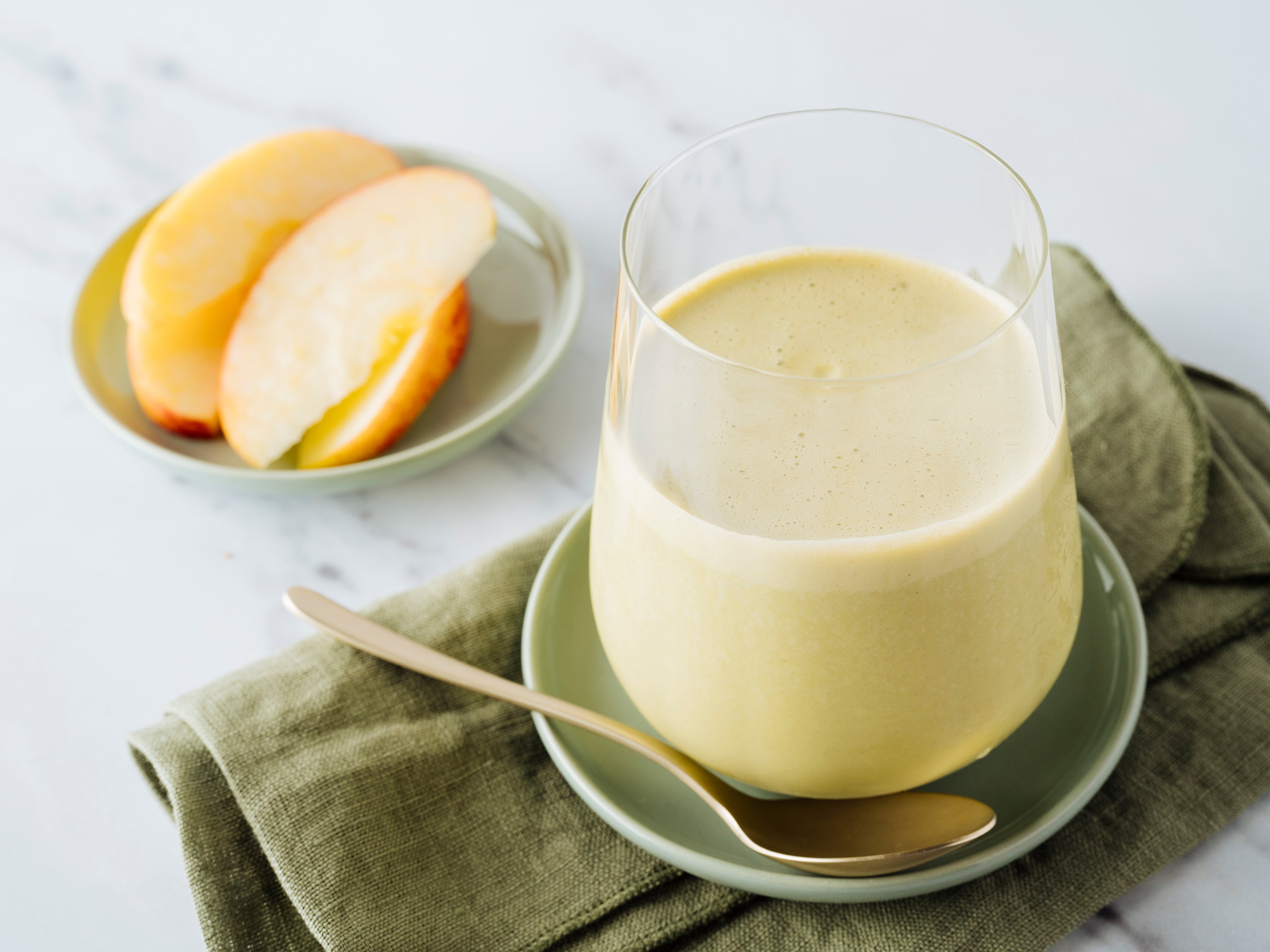 Apple Cinnamon Smoothie
 &ndash; Sarah Wragge Wellness